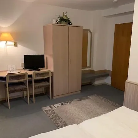 Zum Floesser Konukevi