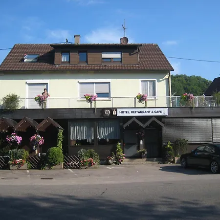 Konukevi Zum Floesser 3*