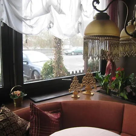 Konukevi Zum Floesser Neckartenzlingen